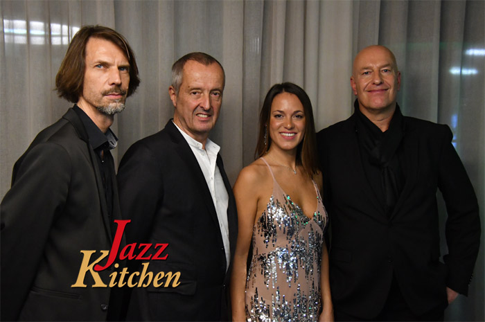 jazzkitchen.de
Jazz Kitchen
Easy Listening & Lounge Music