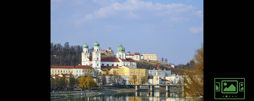 das slideshow-Fenster für 'pr.achtvoll.es' anzeigen ...

Donau, Inn und Ilz - eine barocke Altstadt mit italienischem Flair - St. Stephan mit der größten Dom-Orgel der Welt - Kunst, Kultur und Geschichte - ein Erlebnis für alle Sinne